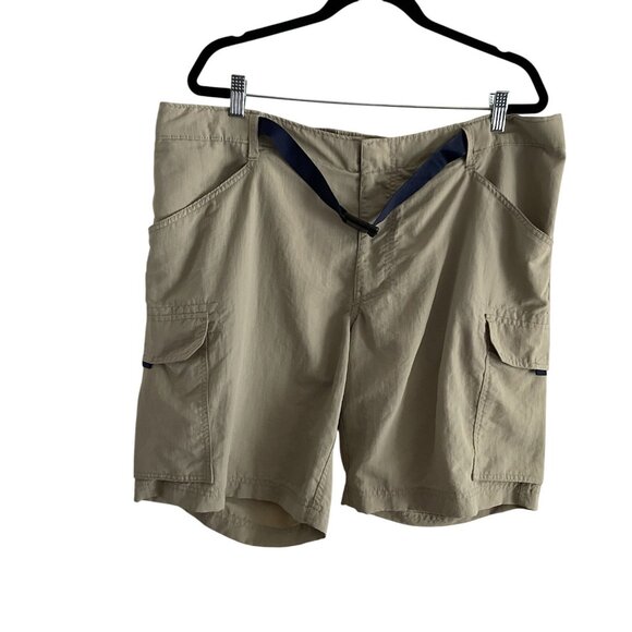 Lands' End Men SZ XL Tan Khaki Belted Lightweight 9 Inch Inseam Cargo Shorts - Picture 1 of 10